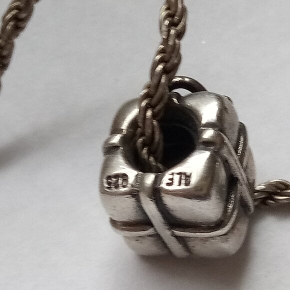 Authentic Pandora present sterling silver 925 ALE - Picture 2 of 2